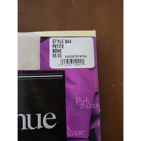 NOS Park Avenue Style 844 Petite Bone Pantyhose Ultra Sheer Cotton Gusset Hose - Picture 3 of 6